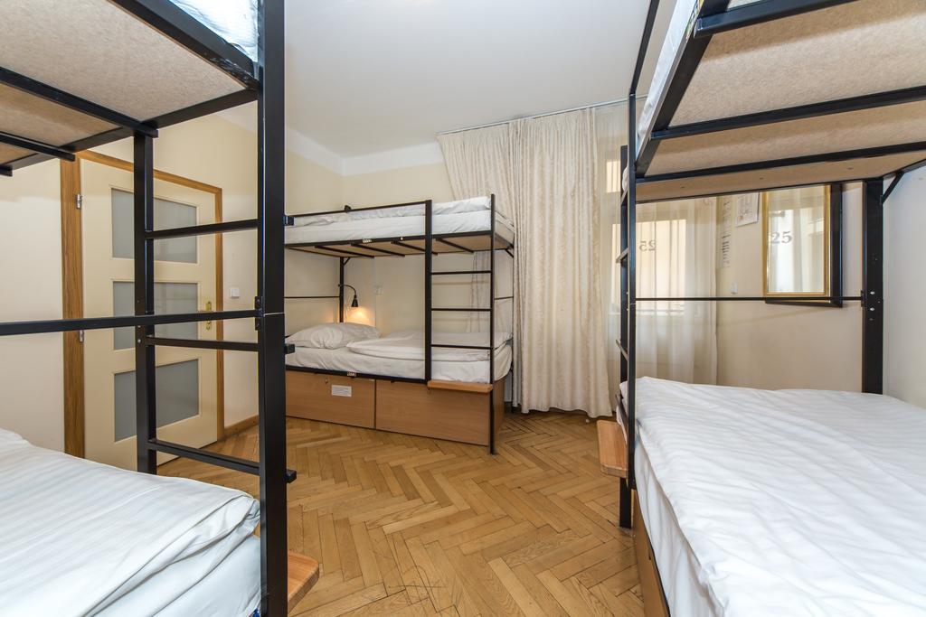 Hostel Mango プラハ エクステリア 写真