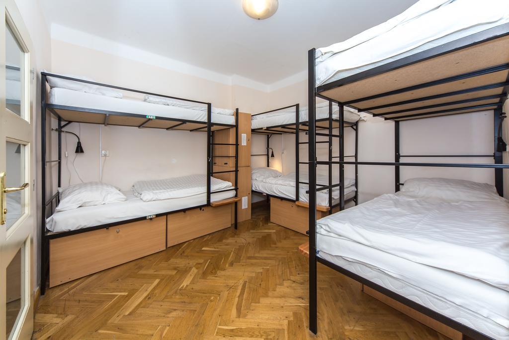 Hostel Mango プラハ エクステリア 写真
