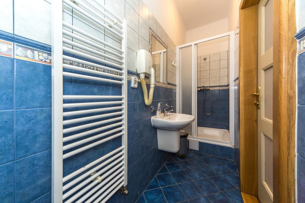 Hostel Mango プラハ エクステリア 写真