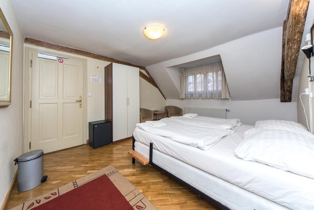 Hostel Mango プラハ エクステリア 写真