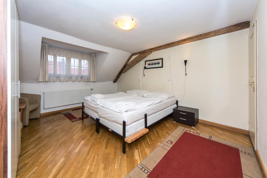 Hostel Mango プラハ エクステリア 写真