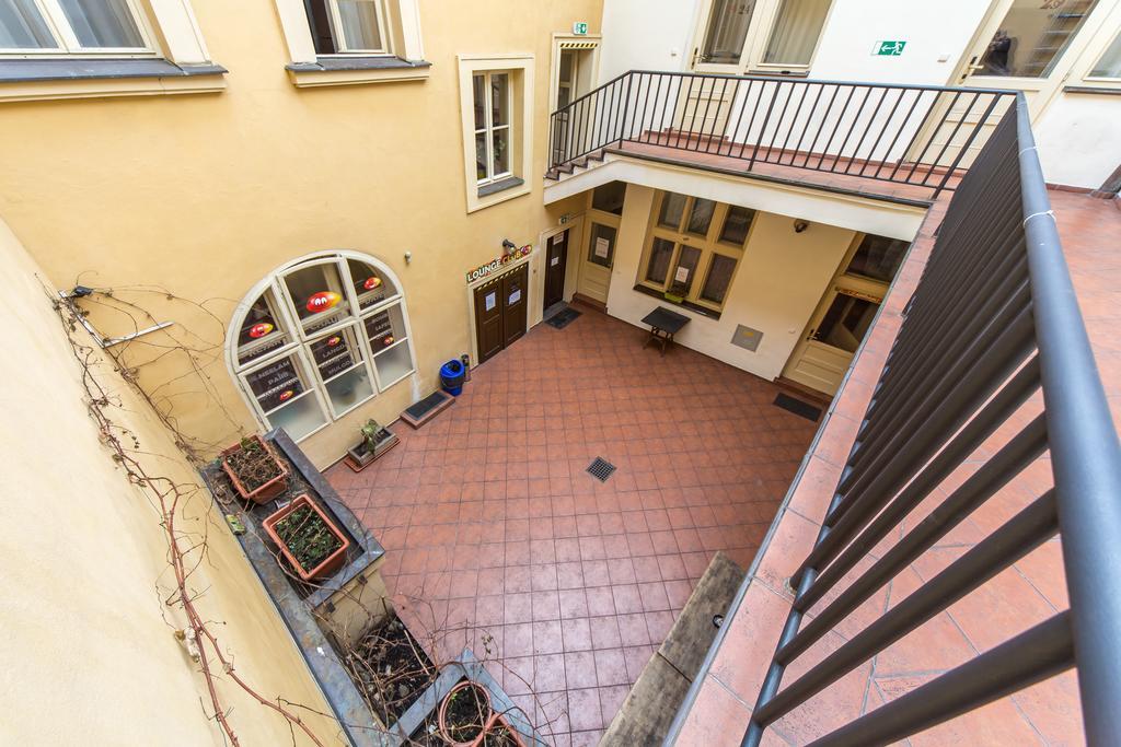 Hostel Mango プラハ エクステリア 写真
